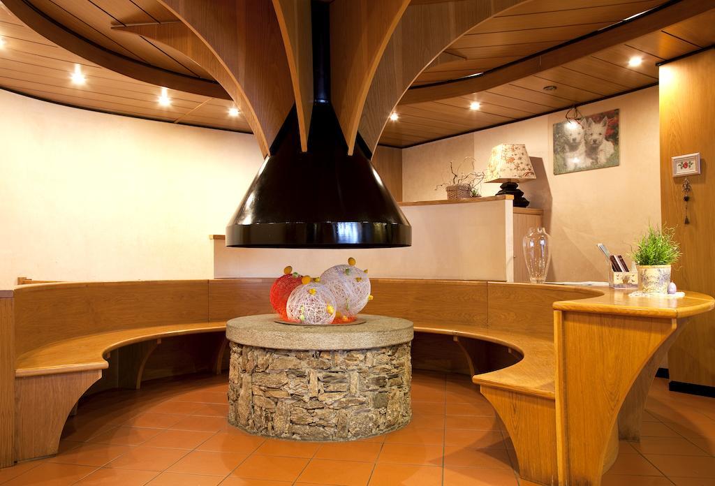 טליו Hotel La Rosa מראה חיצוני תמונה
