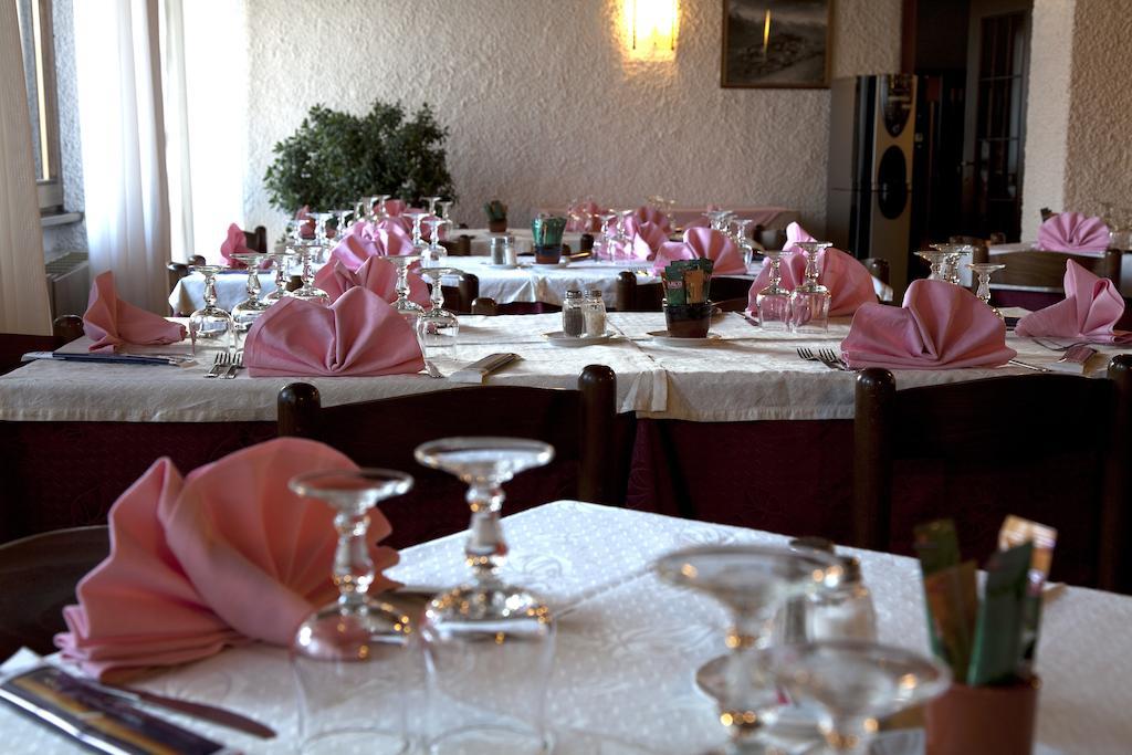 טליו Hotel La Rosa מראה חיצוני תמונה